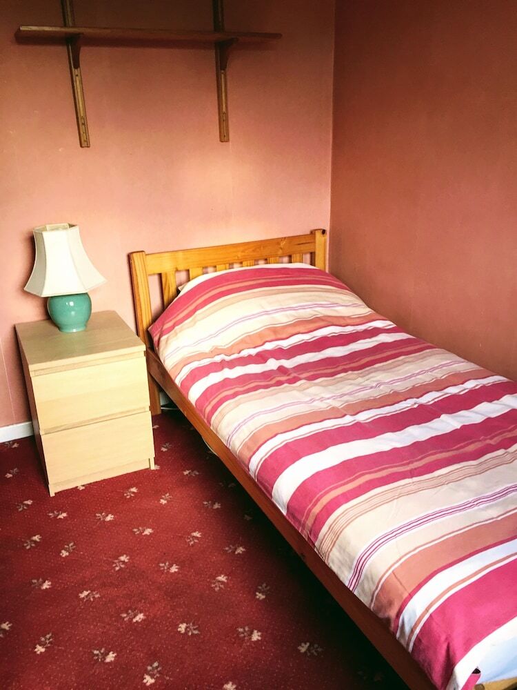 Lowri Cottage Hotel