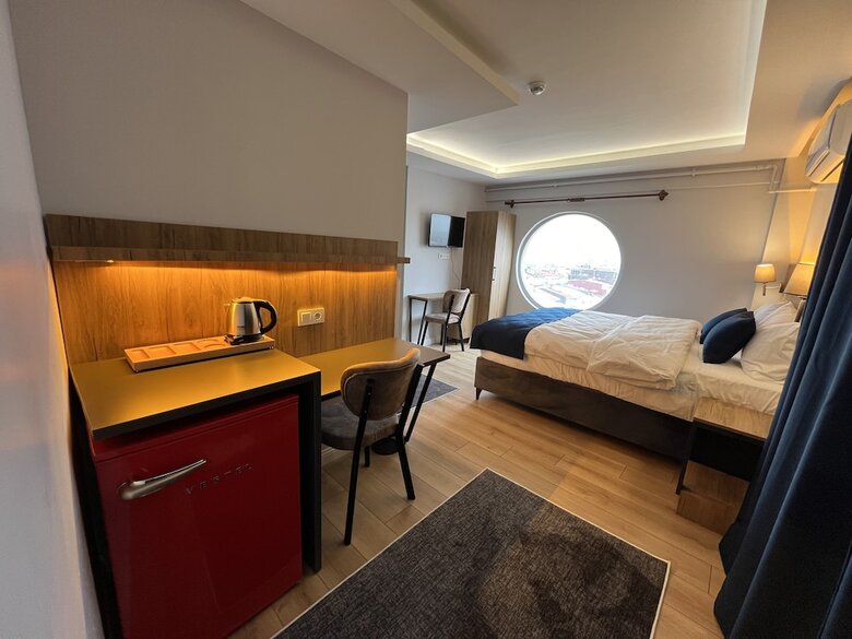 Hotel The Blue Suites