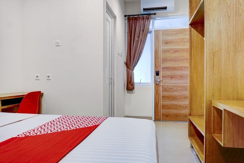Hotel Oyo 90629 The Home Srengseng