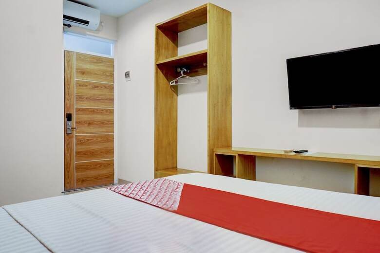 Hotel Oyo 90629 The Home Srengseng