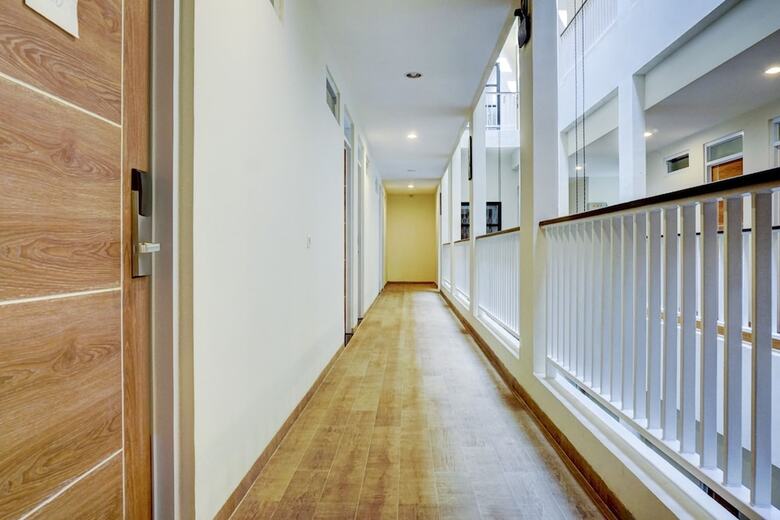 Hotel Oyo 90629 The Home Srengseng
