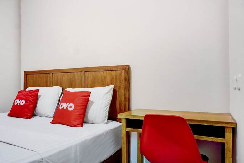 Hotel Oyo 90629 The Home Srengseng