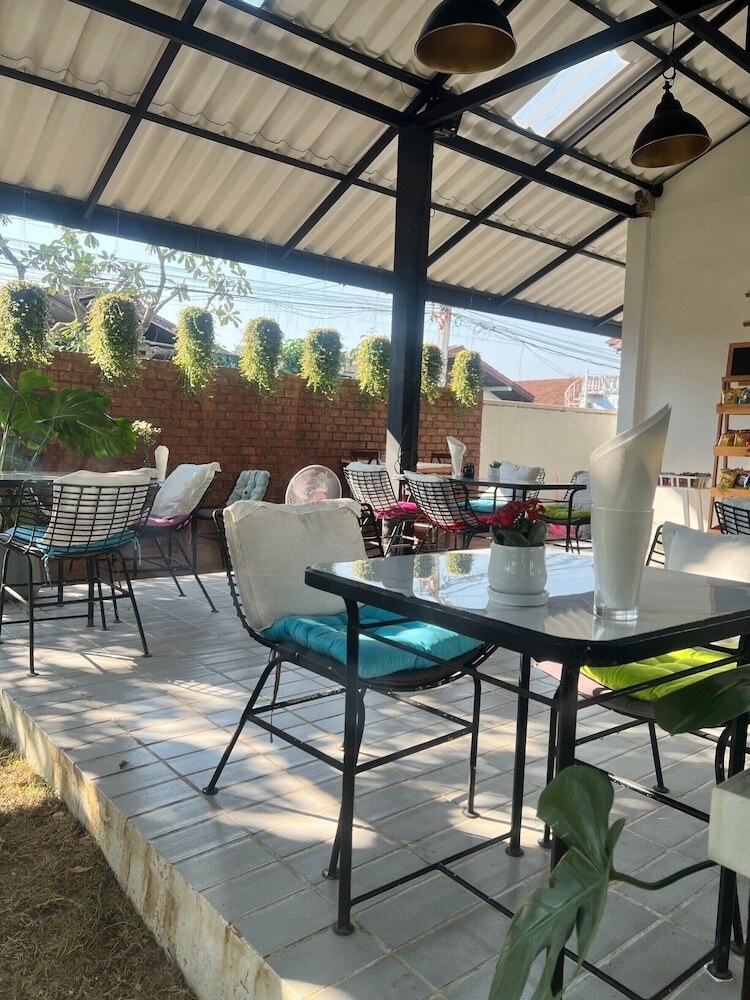 Udee Cozy Hotel