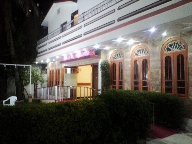 Sunset Guesthouse
