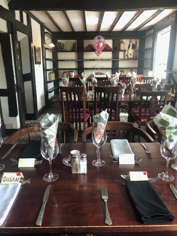 Posada Royal Oak Country Inn And Restaurant