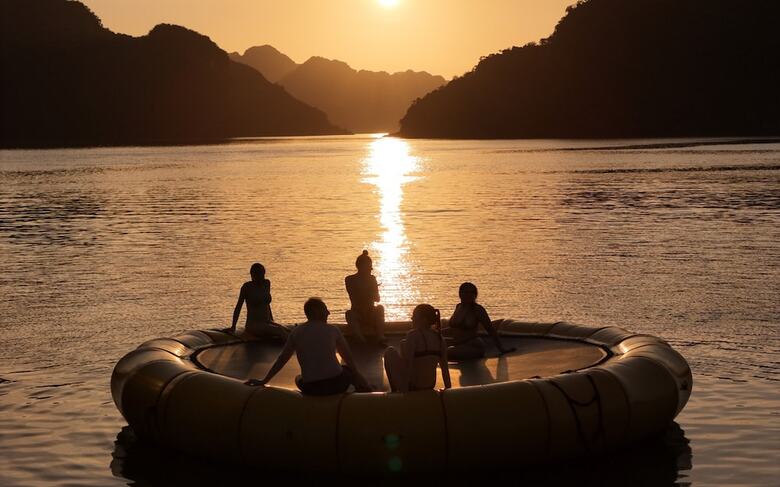 Oasis Party Cruise