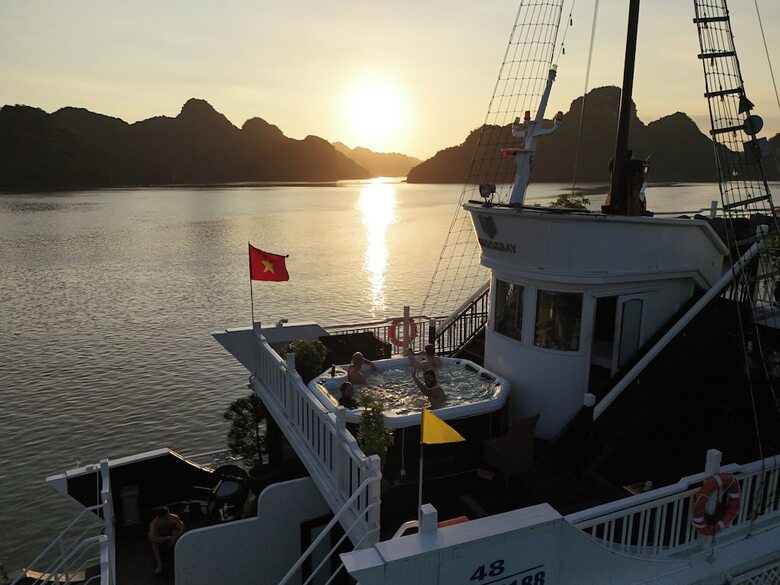 Oasis Party Cruise