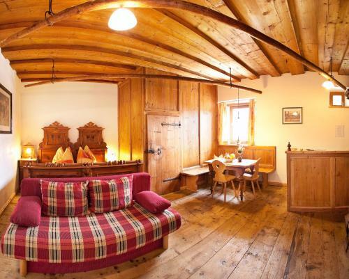 Hostal Castle Saalhof