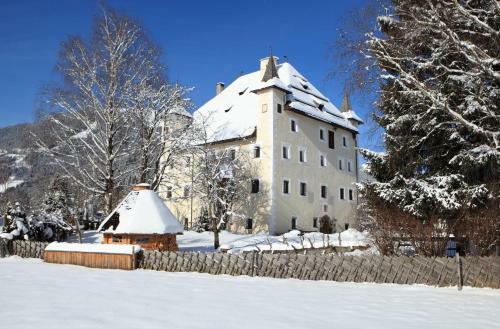 Hostal Castle Saalhof