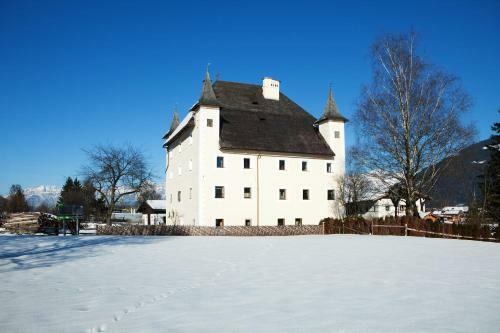 Hostal Castle Saalhof