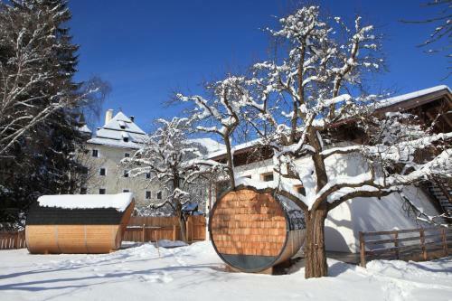 Hostal Castle Saalhof