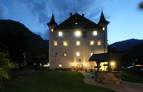 Hostal Castle Saalhof