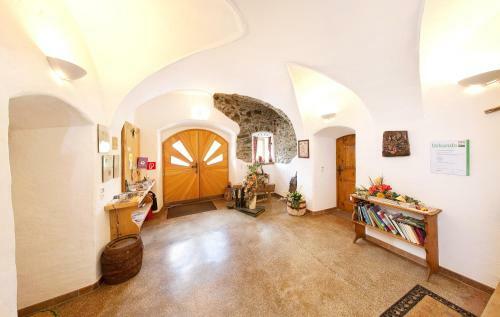 Hostal Castle Saalhof