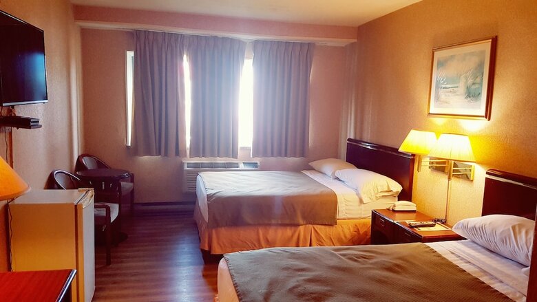 Hotel Chomedey Inn