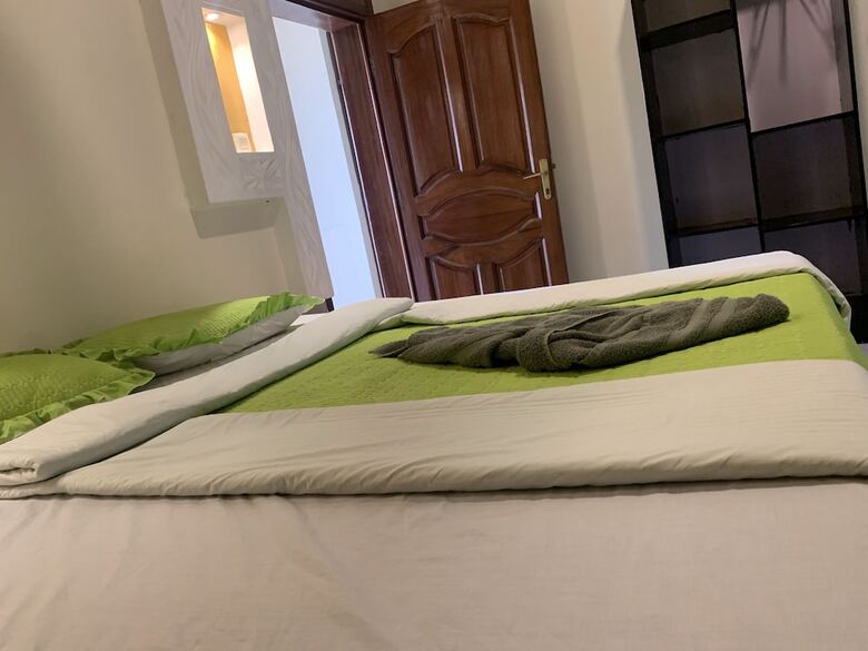 Bed & Breakfast Gorilla Home Stay