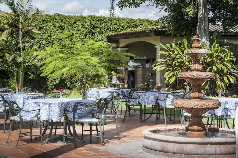 La Esmeralda En El Encanto Hotel Petit