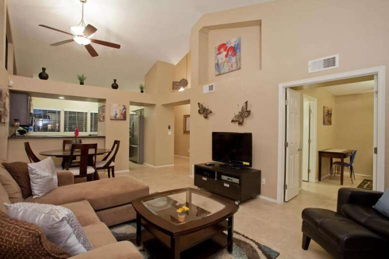 Charming 2br-2ba By Bluebarrelhomes