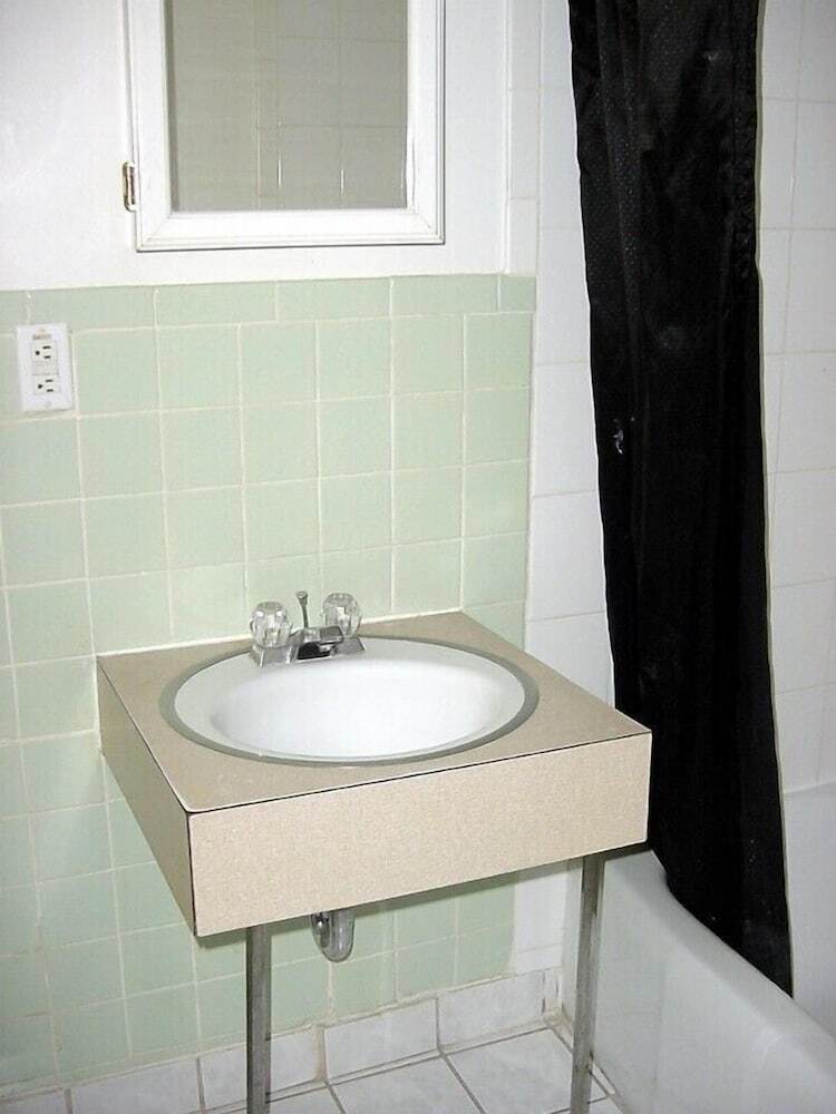 Double A Motel