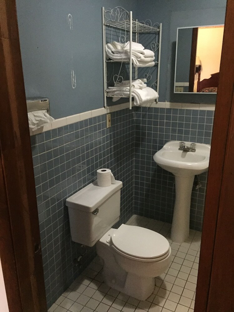 Double A Motel