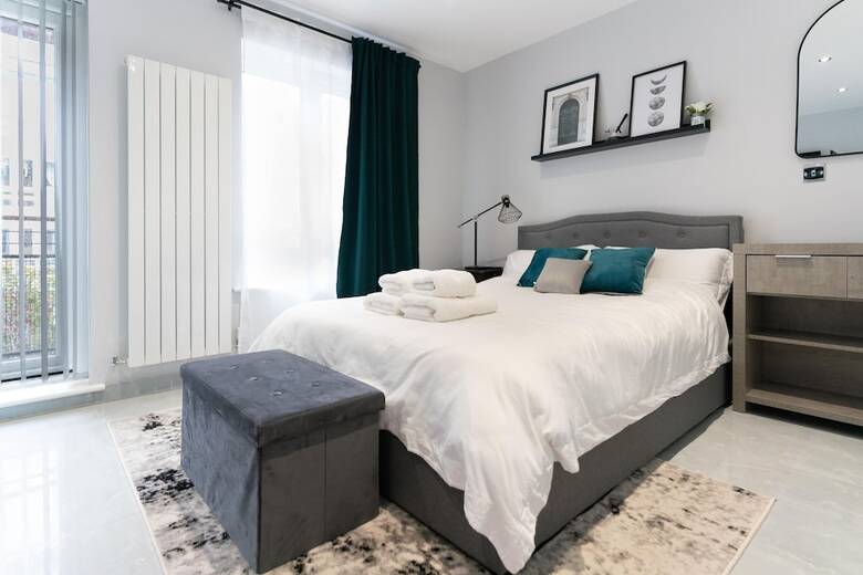 Luxury 5bd Guesthouse