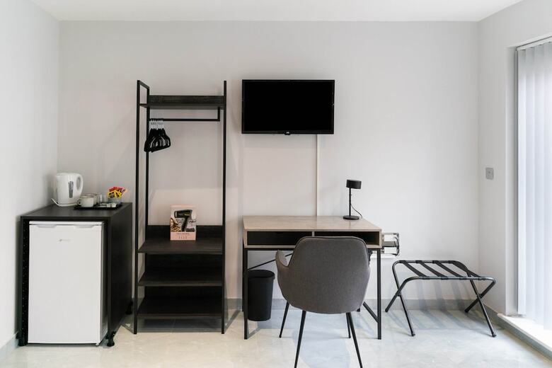 Luxury 5bd Guesthouse
