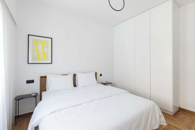 Elliot Neapoli, Athens