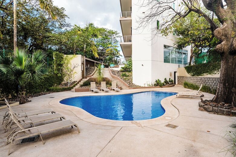 Mvillas - Luxury 2bed 2bath Condo W Pool