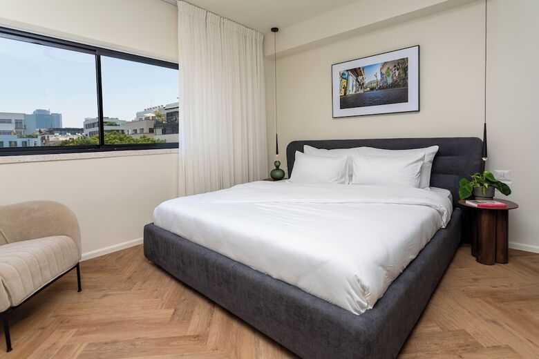 Hotel De Sheinkin Suites