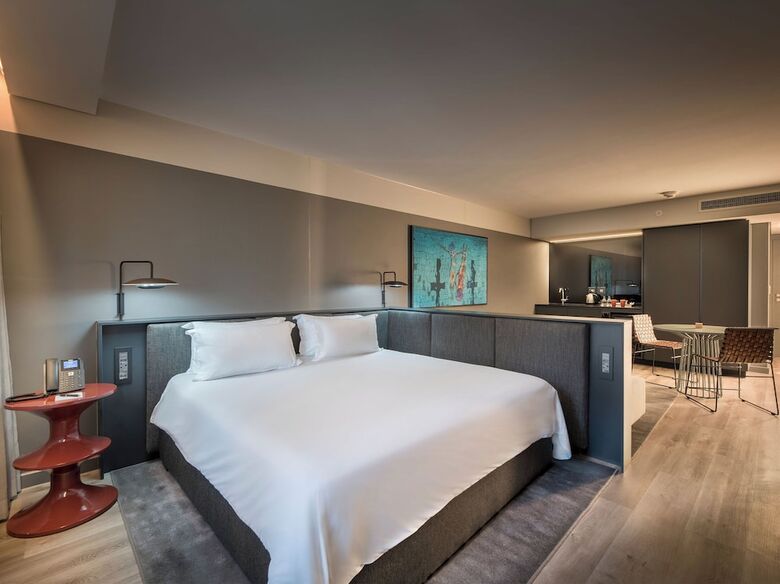 The Rockefeller Hotel By Newmark