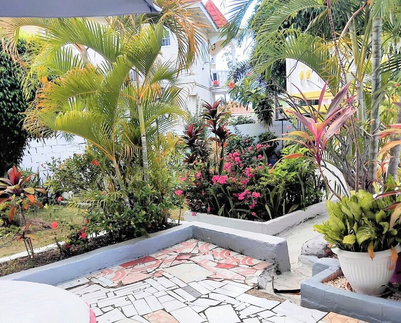 Bed & Breakfast 237 Bratton Ave