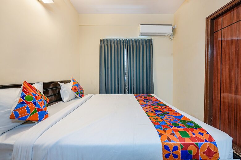 Fabhotel Crystal Suites