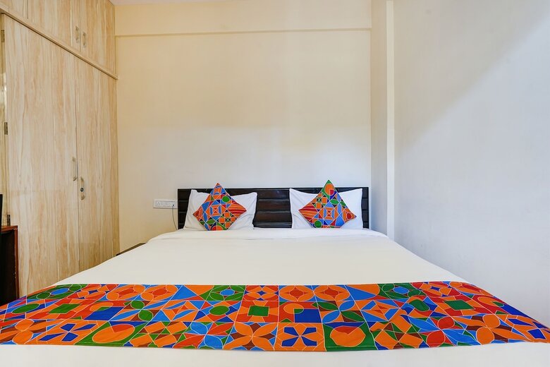 Fabhotel Crystal Suites