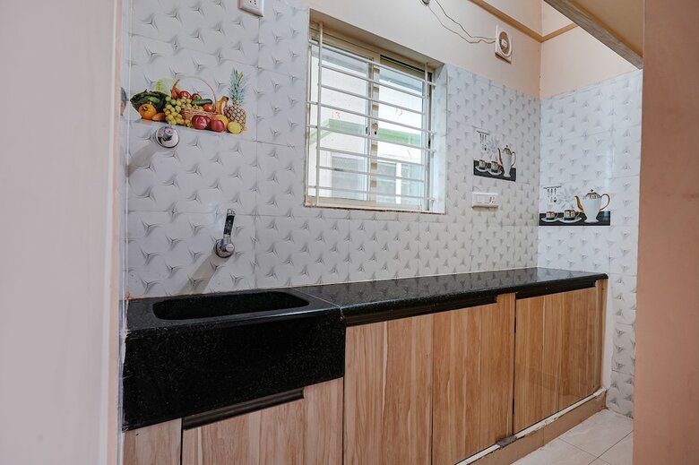 Fabhotel Crystal Suites