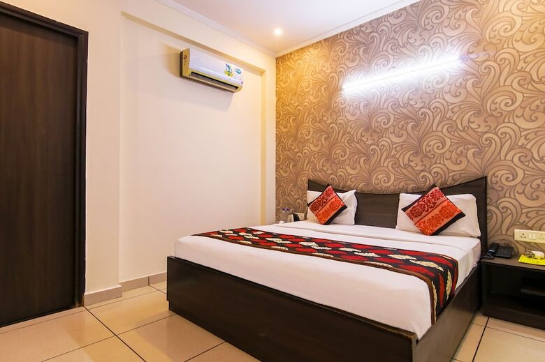 Fabhotel Gazelle Inn