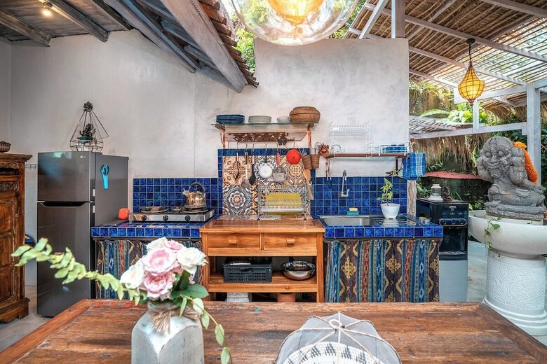 Bed & Breakfast 1111 Alchemy Space