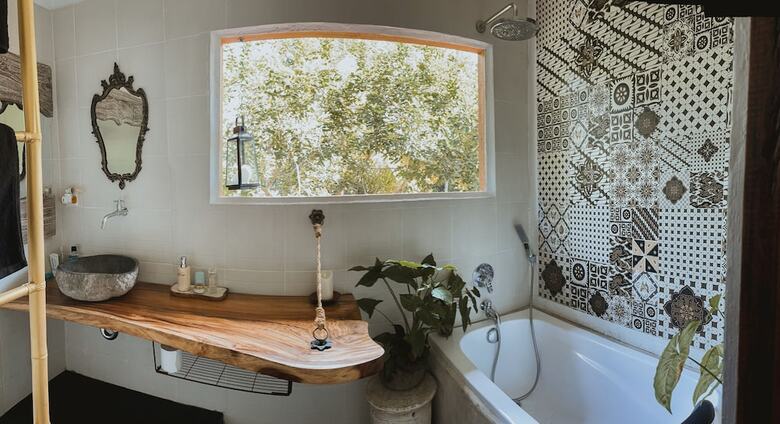 Bed & Breakfast 1111 Alchemy Space