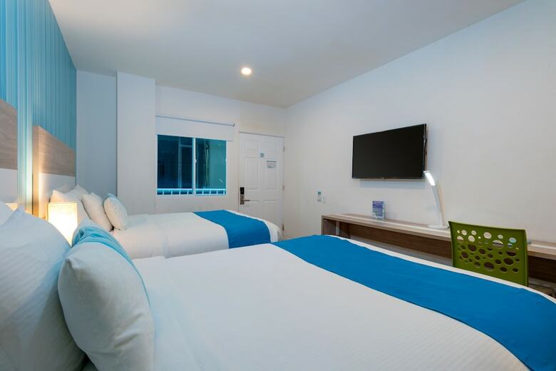 Hotel Aqualina Inn