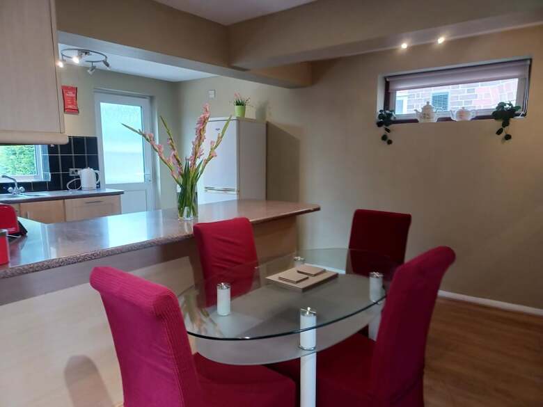 Crawley Green House - Huku Kwetu