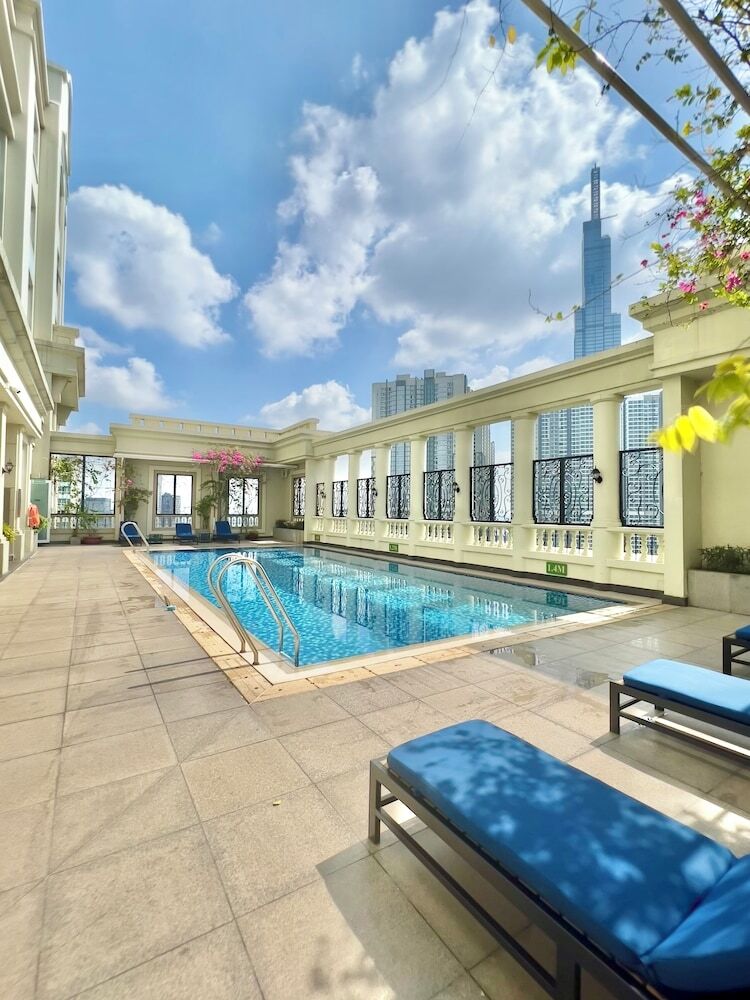 Diny Aparthotel - Rooftop Pool - The Manor 2