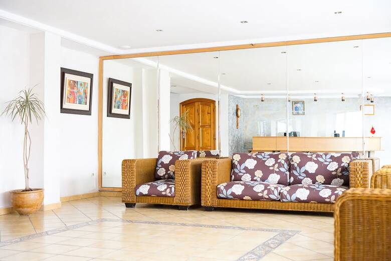 Hotel El  Djenina