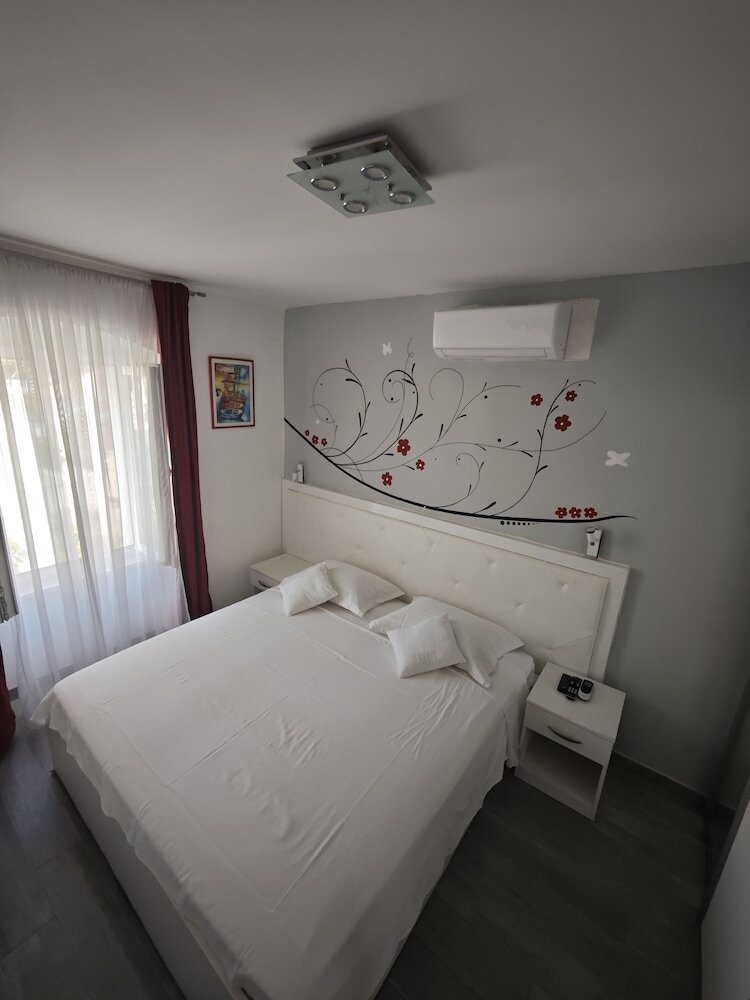 Nirvana Garden Rooms