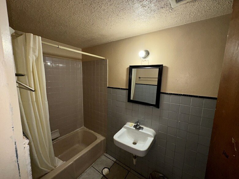 Crestview Motel Inc