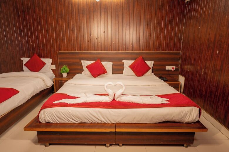 Orchid Hotel And Hostel