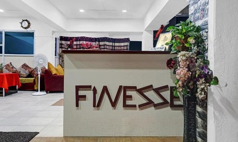 Fabhotel Prime Finesse