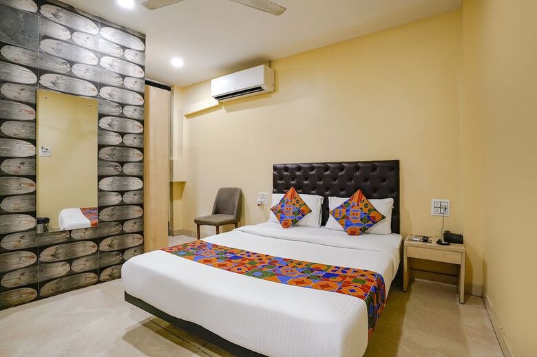 Hotel Fabexpress U Life