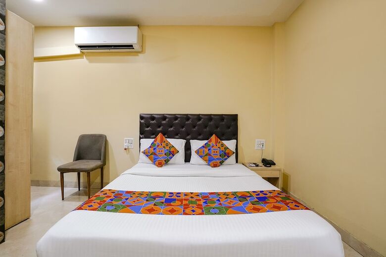 Hotel Fabexpress U Life