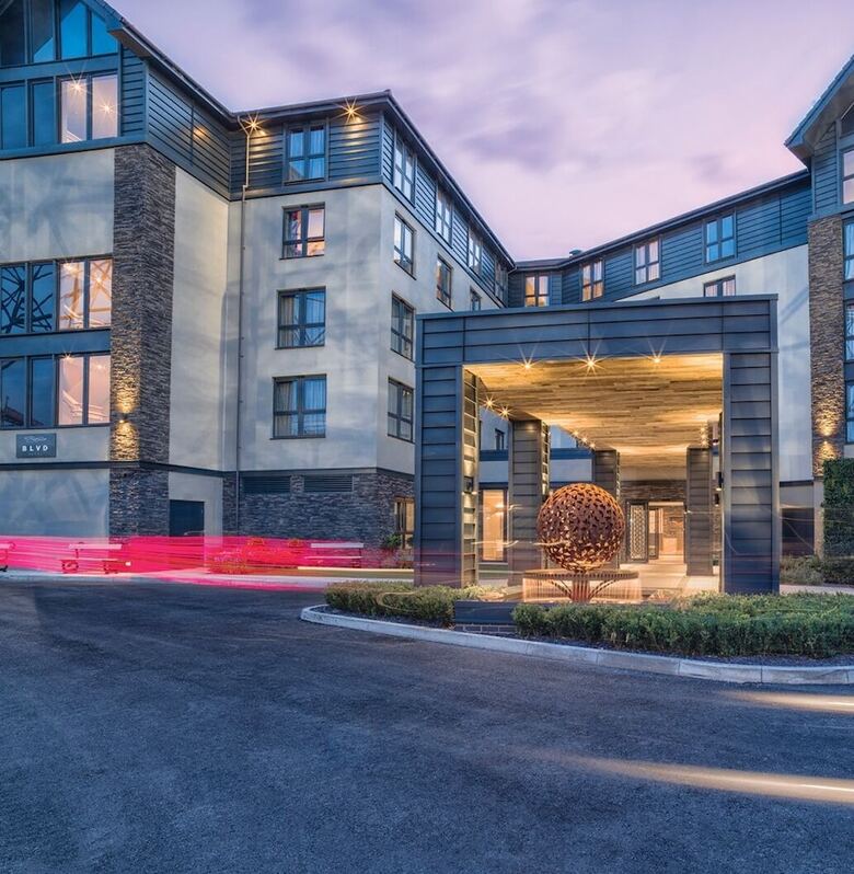 Boulevard Hotel