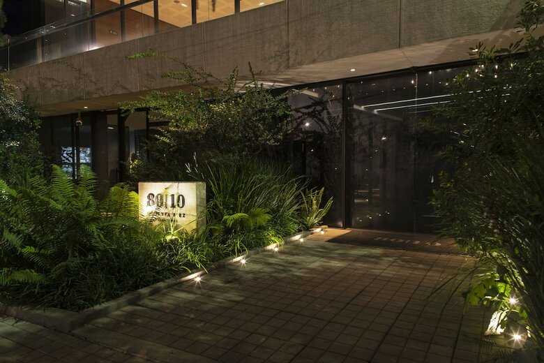 Aparthotel 8010 Urban Living Luxury Home Experiences.