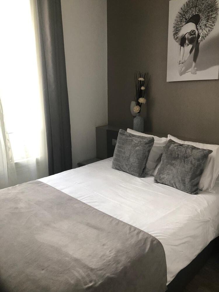 Hotel H�tel Le Saint-hubert - Gare de Lyon Bastille