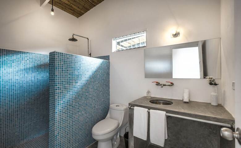 Bed & Breakfast La Negra Surf Hotel & Soda